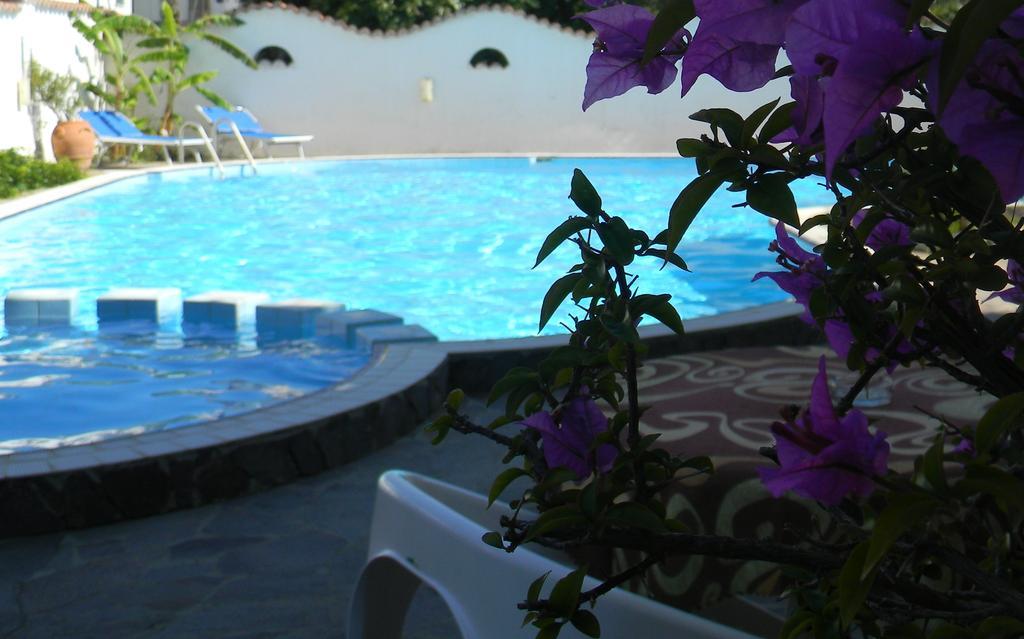 Hotel Punta Faro Capo Vaticano Exterior foto